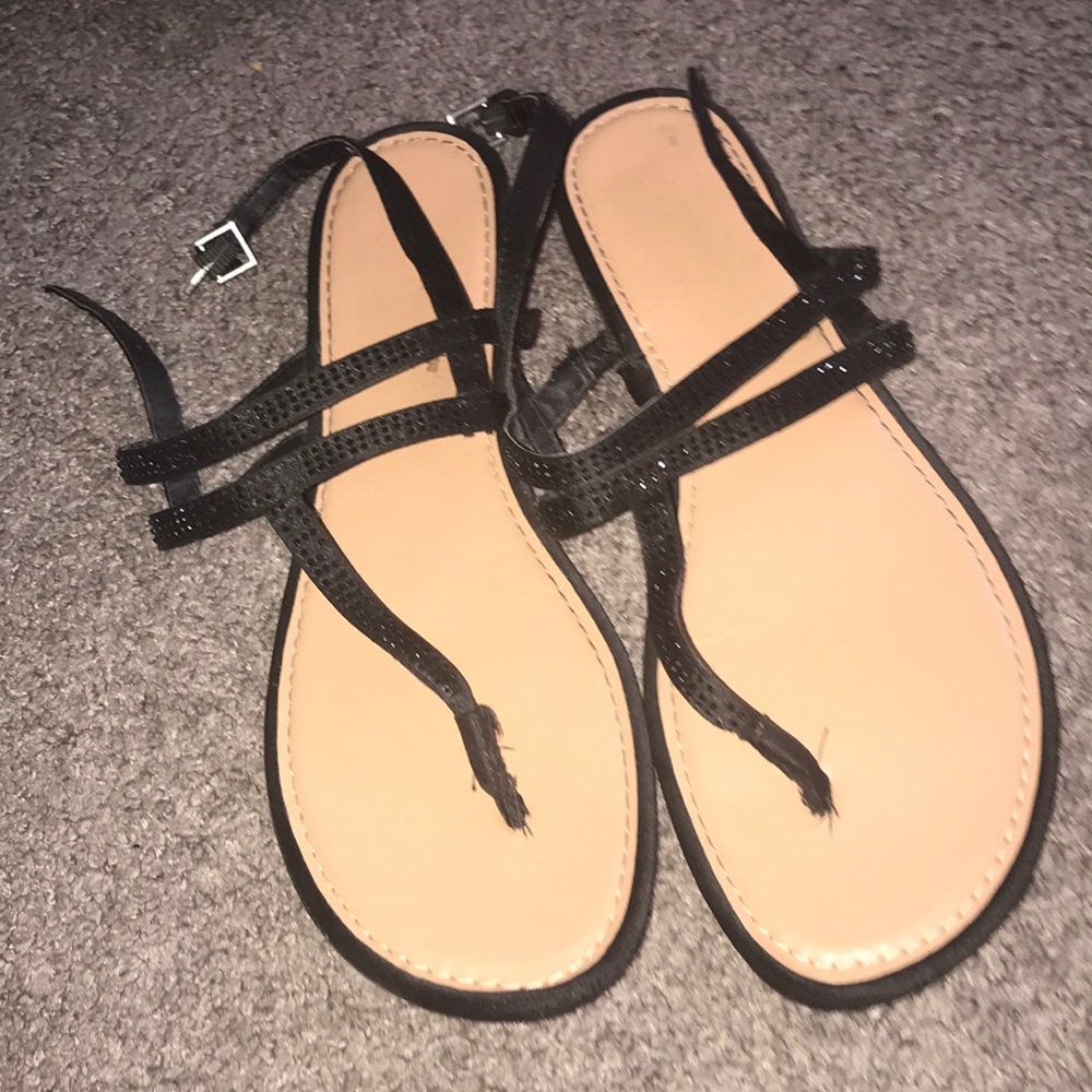 Varieties of dress shoes/sandals - Picture 12 of 16